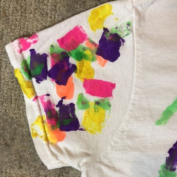 Adorable Vintage 2000’s Hand-Painted T-Shirt | M - Picture 3 of 7